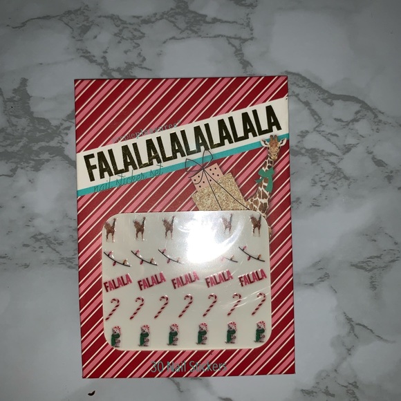 Holiday Nail Kit - Picture 4 of 5